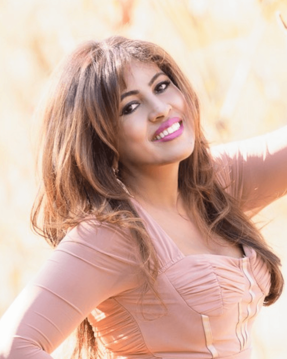 Jothi Moorthy, pink outfit, close-up